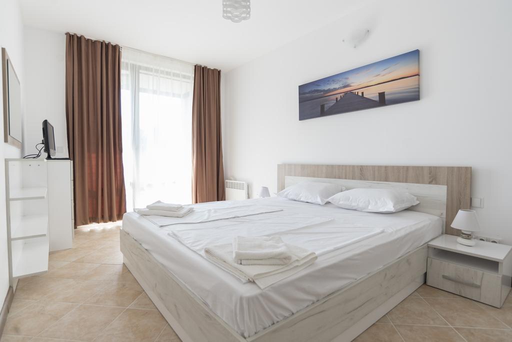 Oasis Resort & Spa Cozy Apartments 洛泽内茨 外观 照片