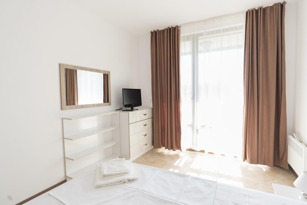 Oasis Resort & Spa Cozy Apartments 洛泽内茨 外观 照片