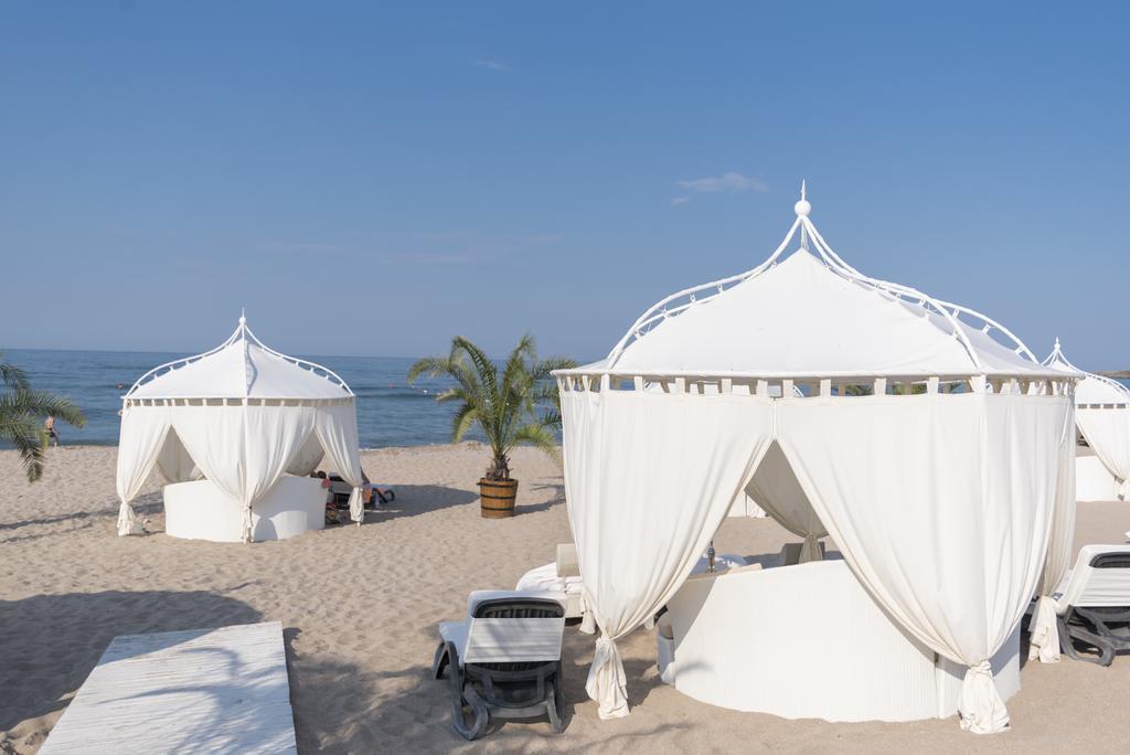 Oasis Resort & Spa Cozy Apartments 洛泽内茨 外观 照片