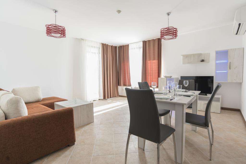 Oasis Resort & Spa Cozy Apartments 洛泽内茨 外观 照片