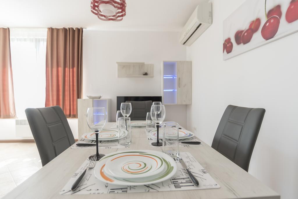 Oasis Resort & Spa Cozy Apartments 洛泽内茨 外观 照片