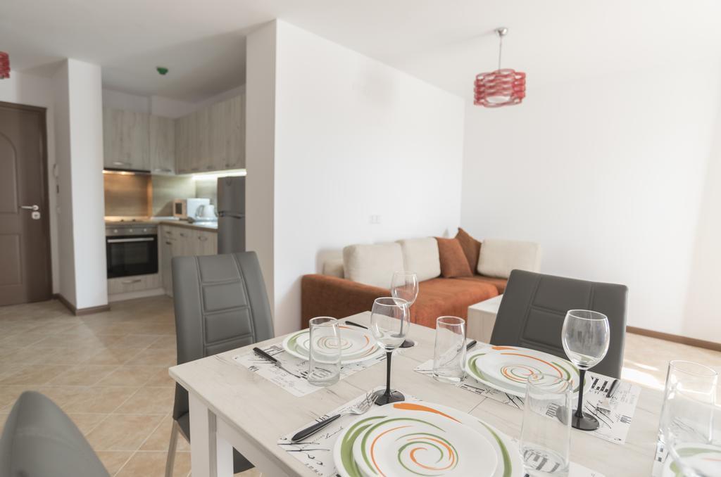 Oasis Resort & Spa Cozy Apartments 洛泽内茨 外观 照片